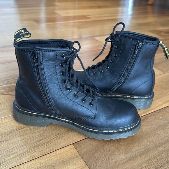 NEW Dr. Martens boots - Picture 6 of 6